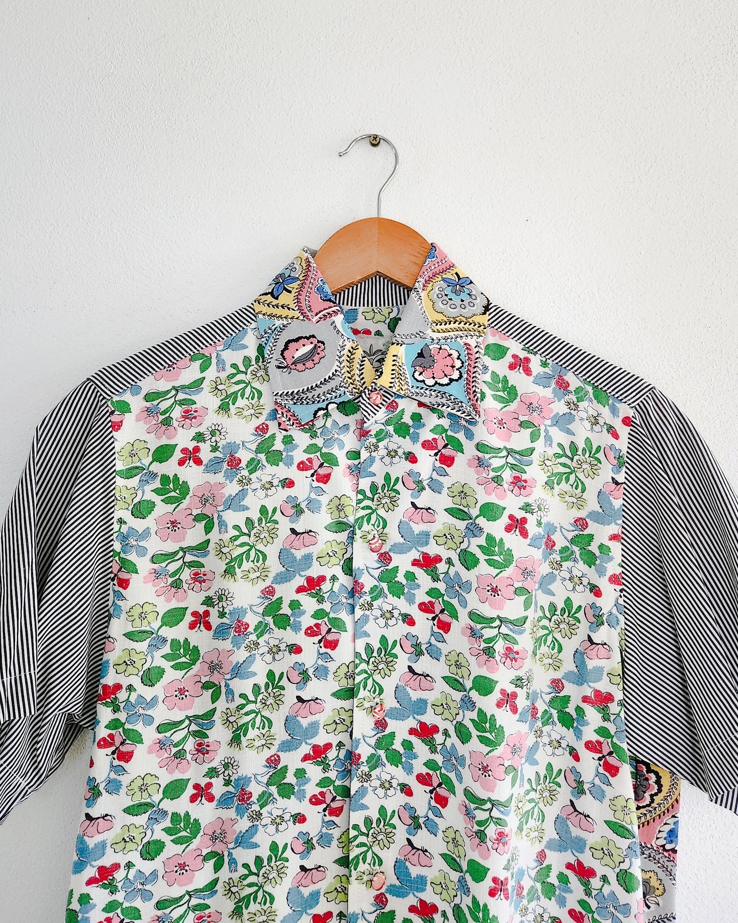 Detroit - Unisex Shirt - Small