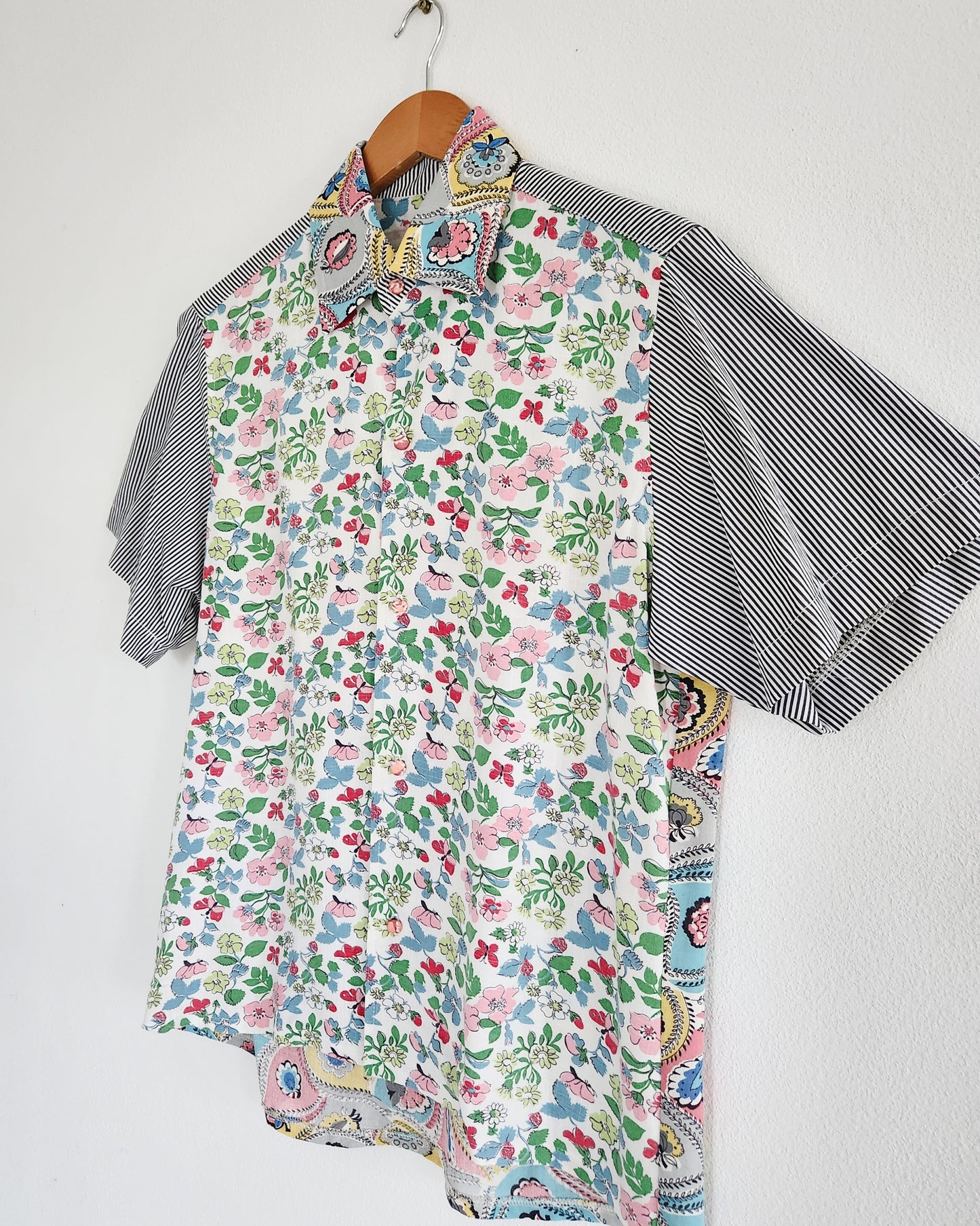 Detroit - Unisex Shirt - Small