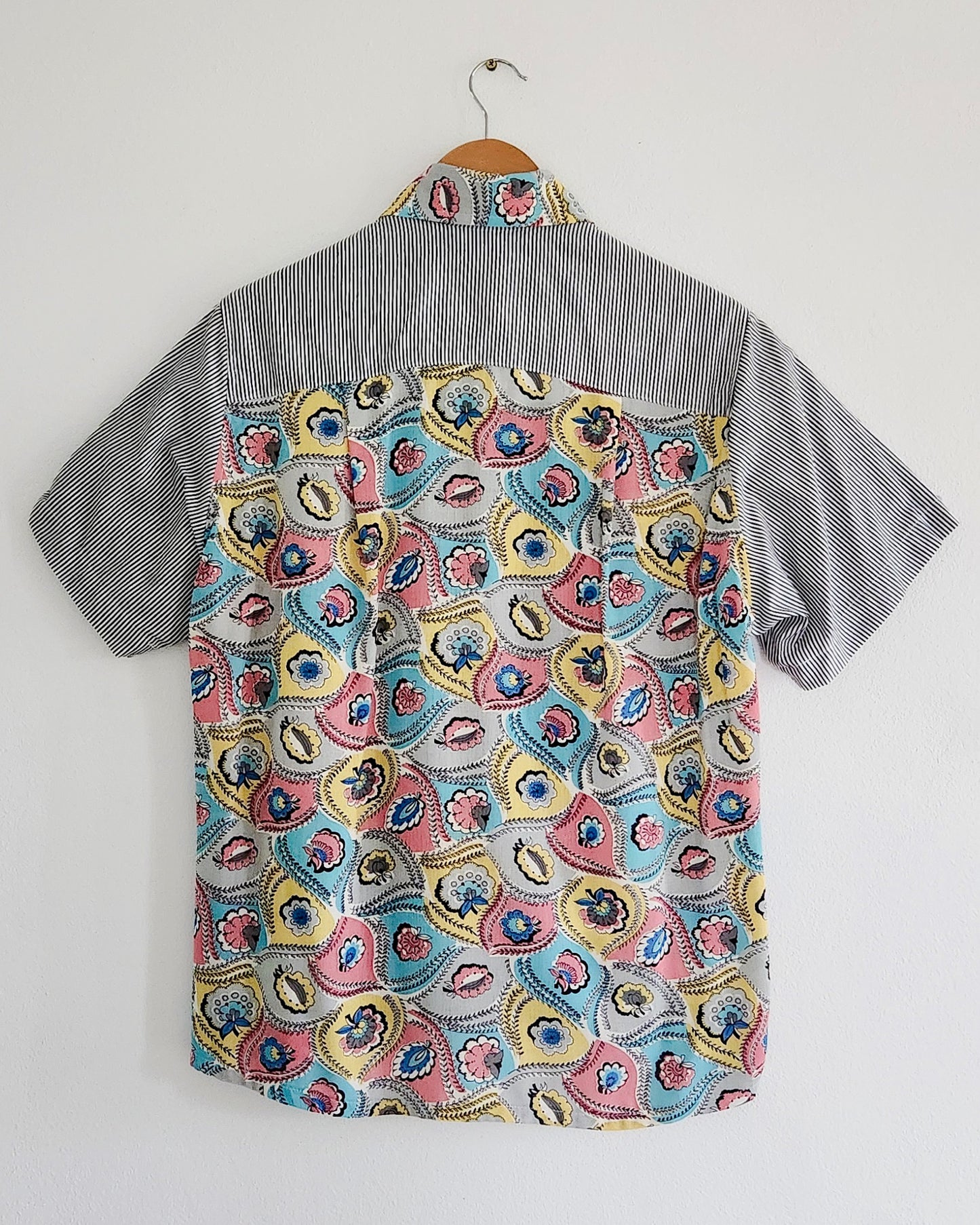Detroit - Unisex Shirt - Small